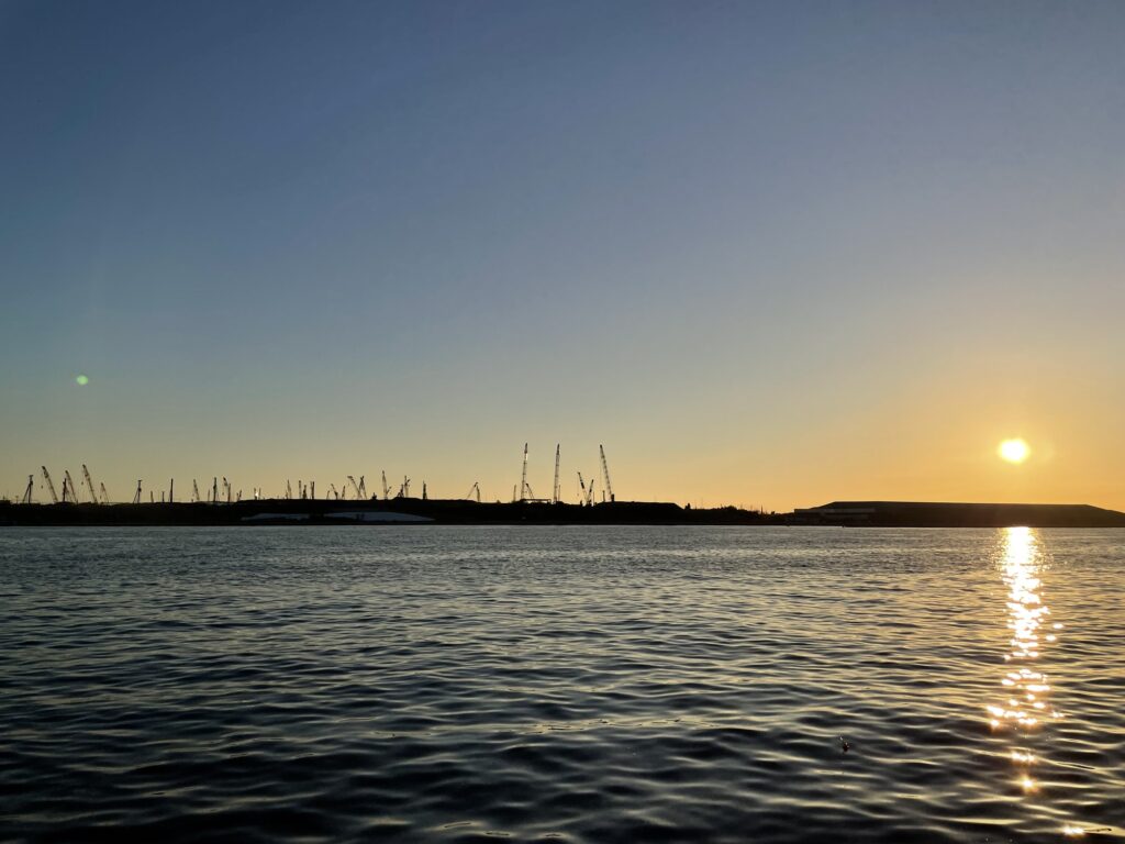 朝まずめか夕まずめか