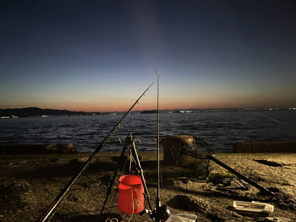 IMZもぶっこみ釣りに使い、アタリを待つ